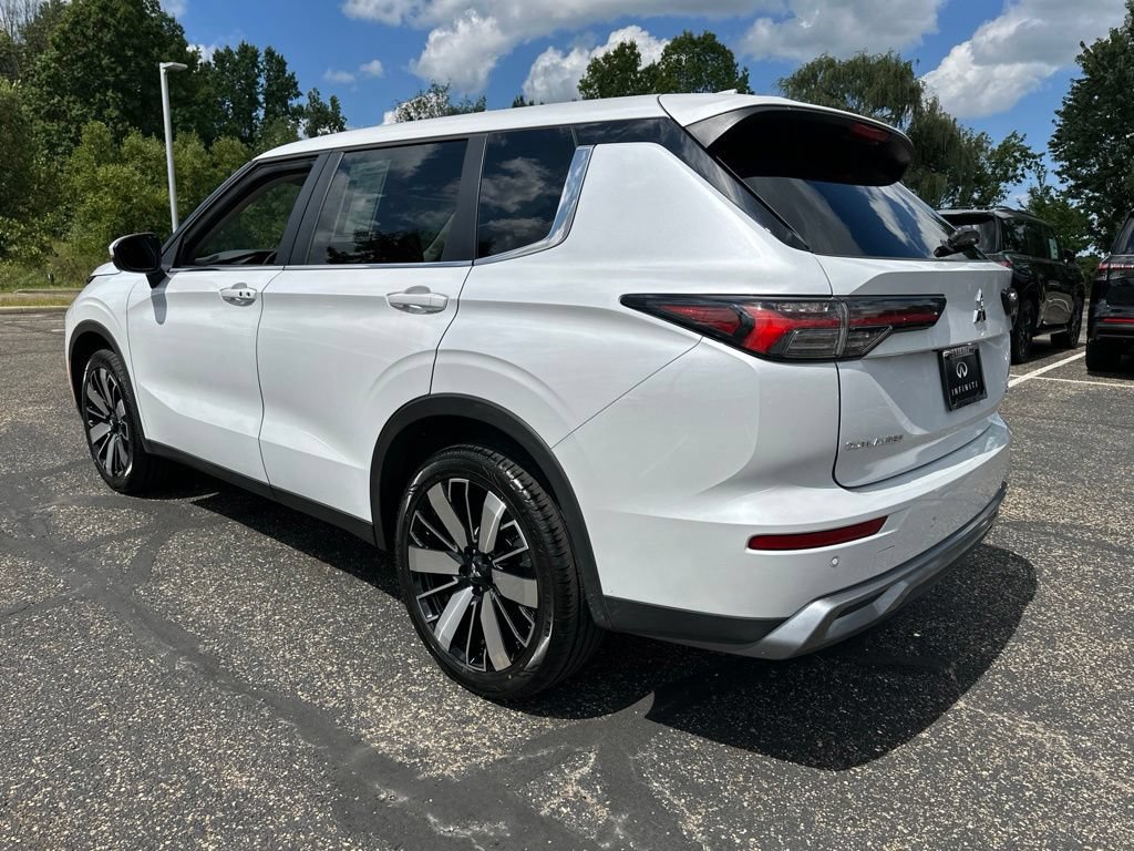Used 2025 Mitsubishi Outlander SE AWD/4WD image 10