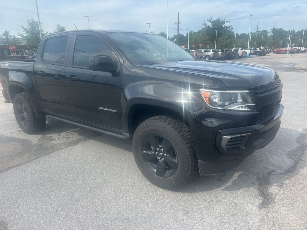 Used 2022 Chevrolet Colorado LT AWD/4WD image 3