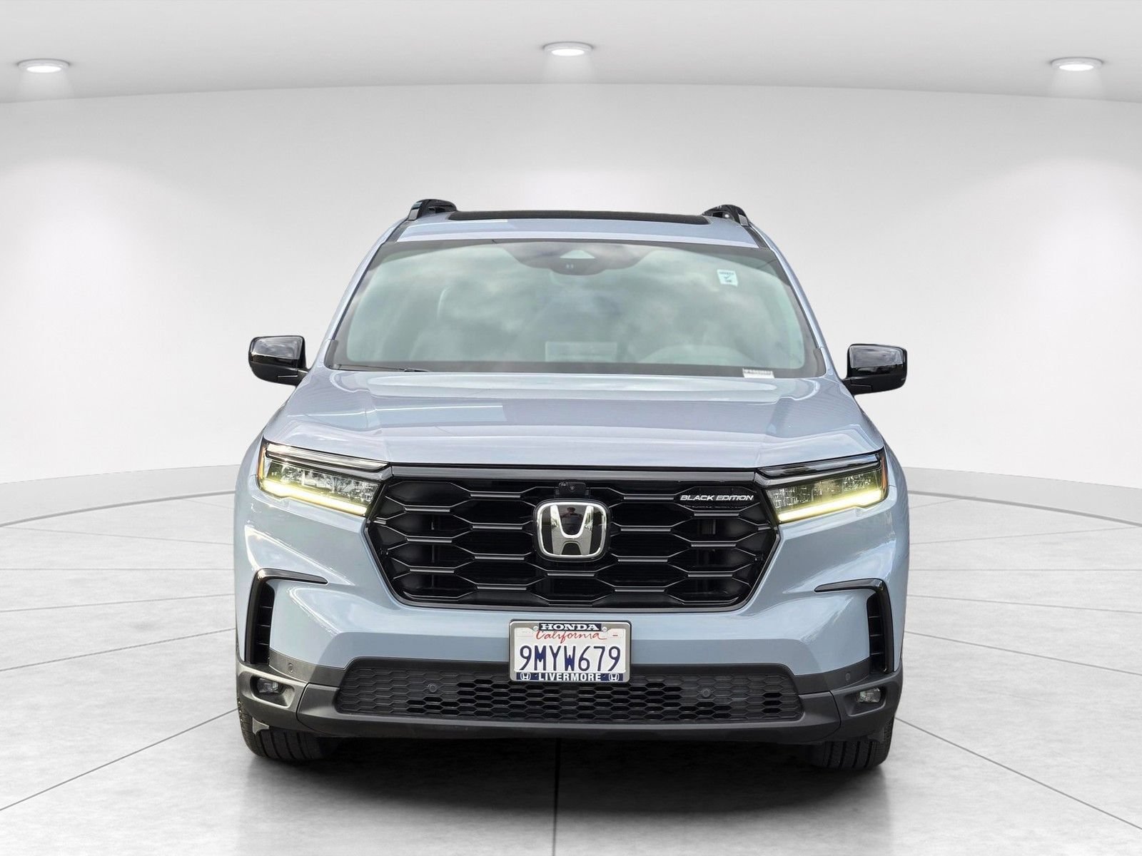 Used 2025 Honda Pilot Black Edition image 3
