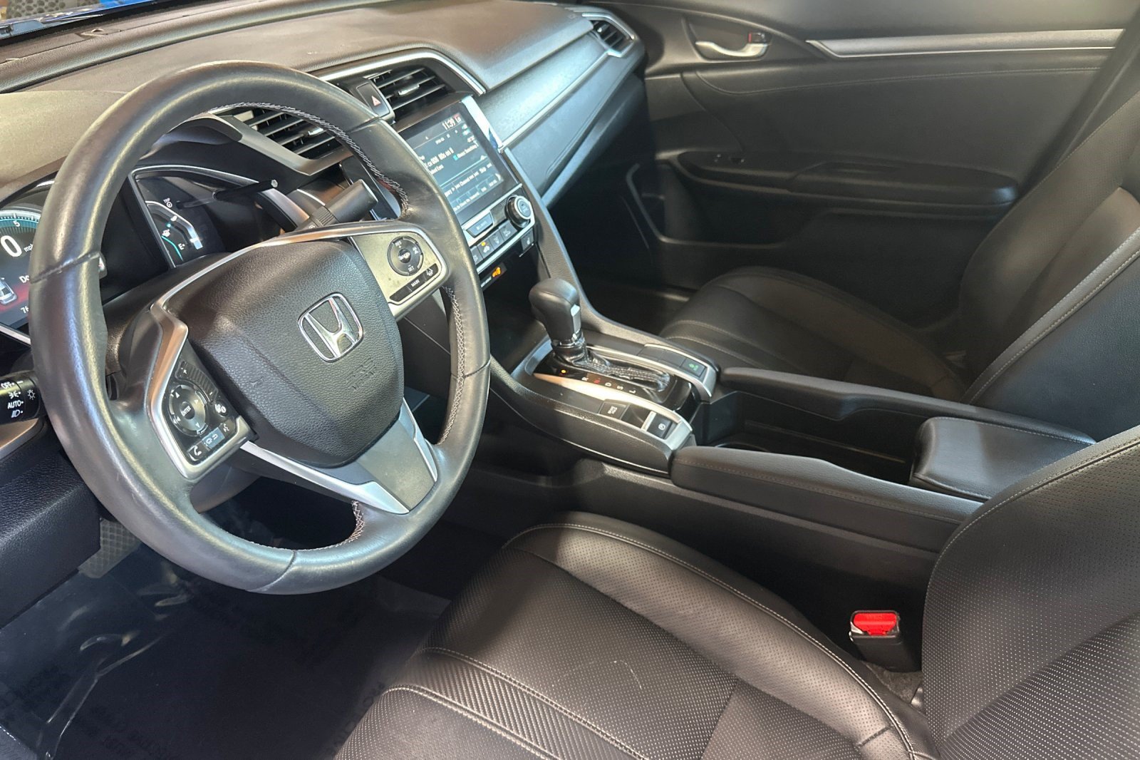 Used 2018 Honda Civic EX-L image 4