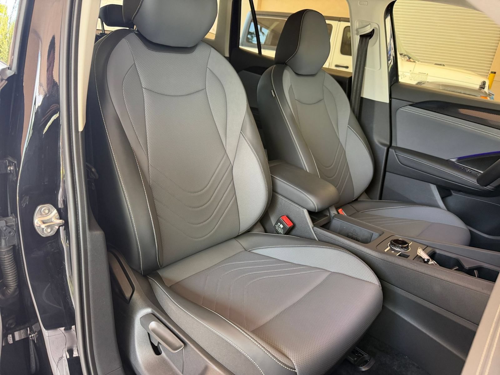 Used 2026 Volkswagen Tiguan SE FWD image 31
