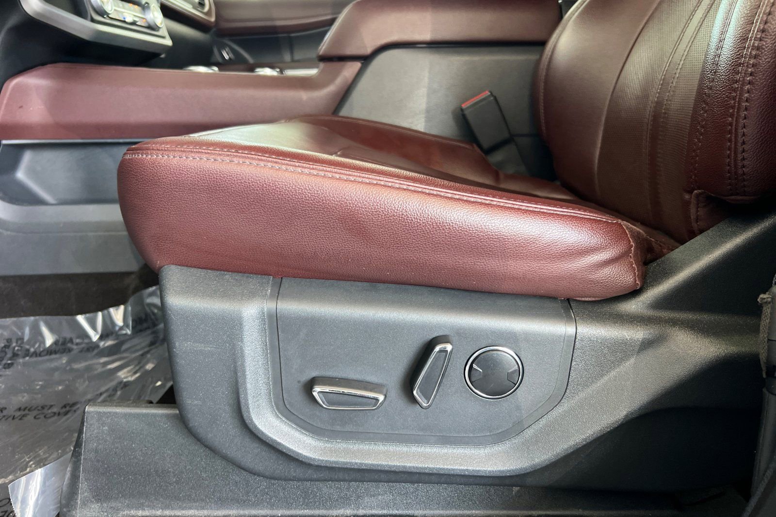 Used 2023 Ford Expedition Limited image 12