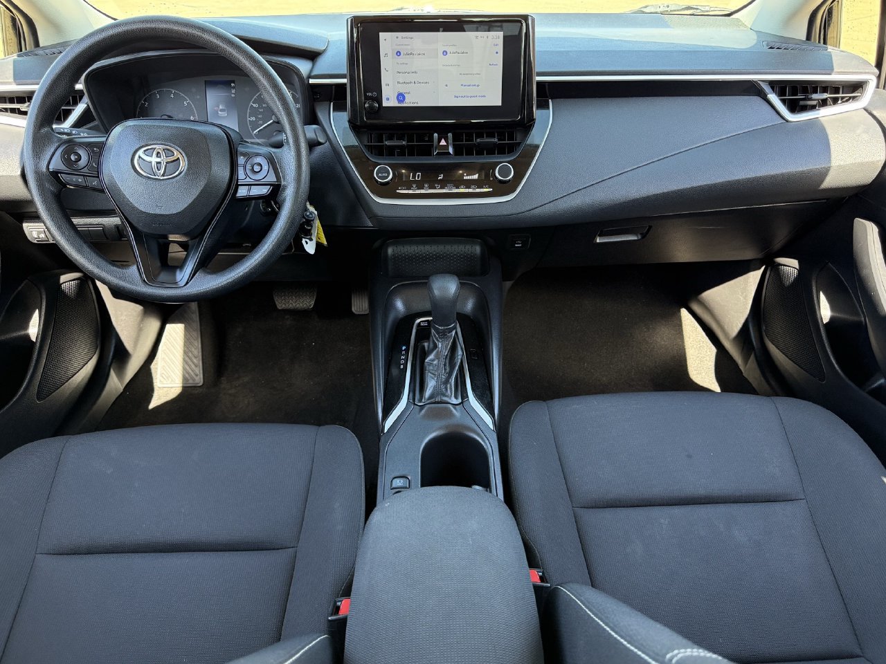 Used 2025 Toyota Corolla LE FWD image 10