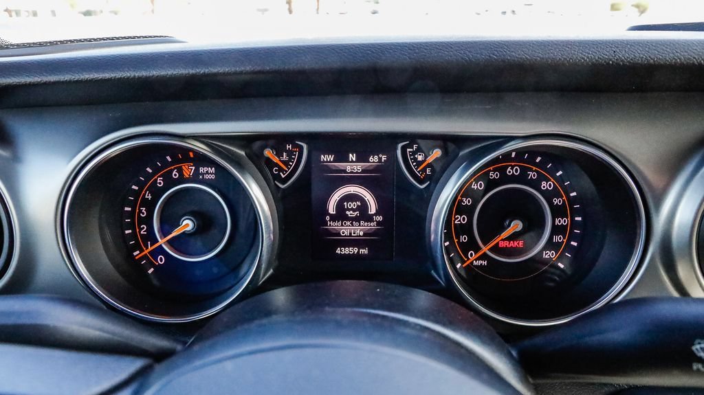 Used 2021 Jeep Gladiator Sport AWD/4WD image 28