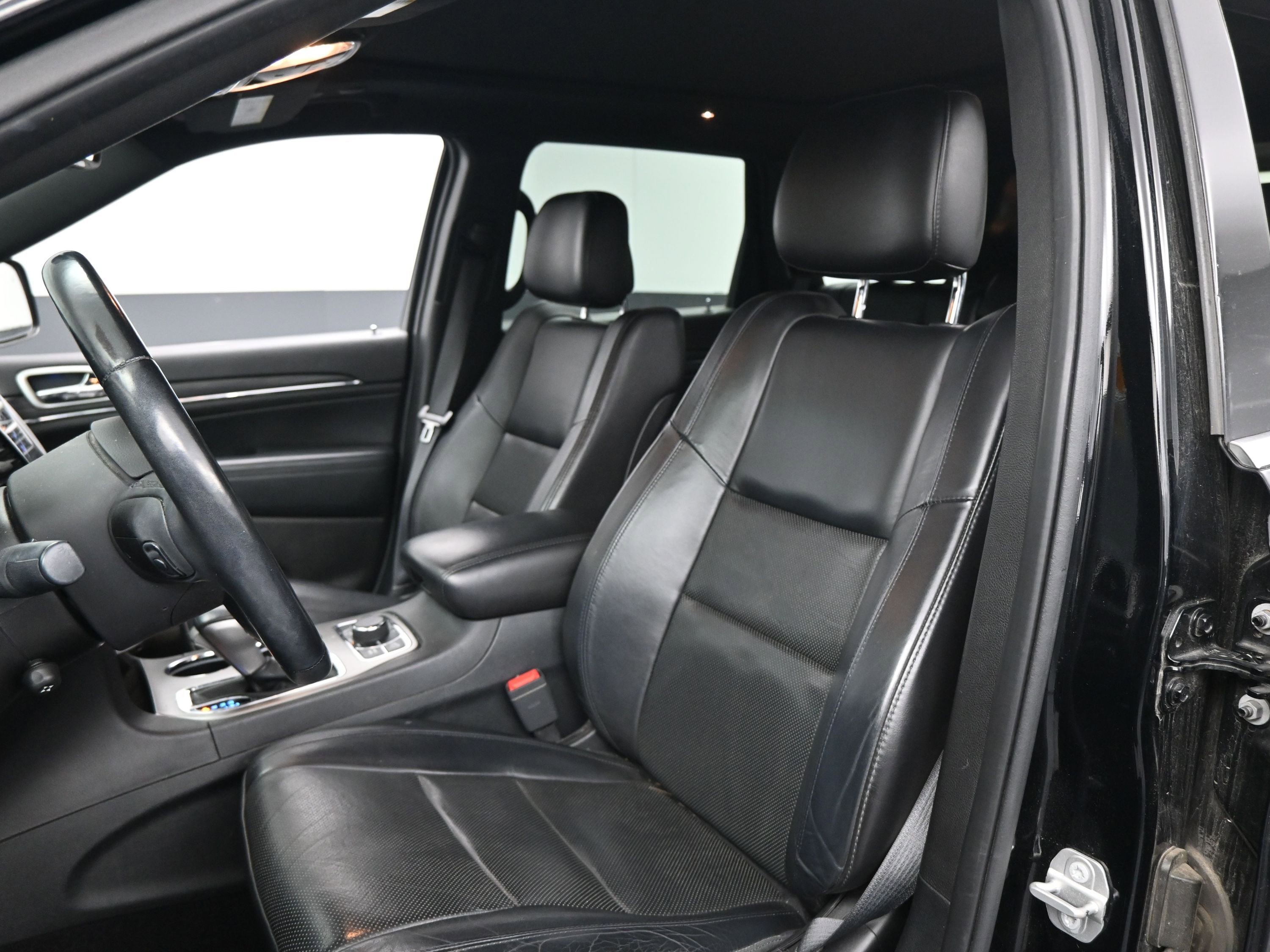 Used 2020 Jeep Grand Cherokee Limited w/ Luxury Group II image 17