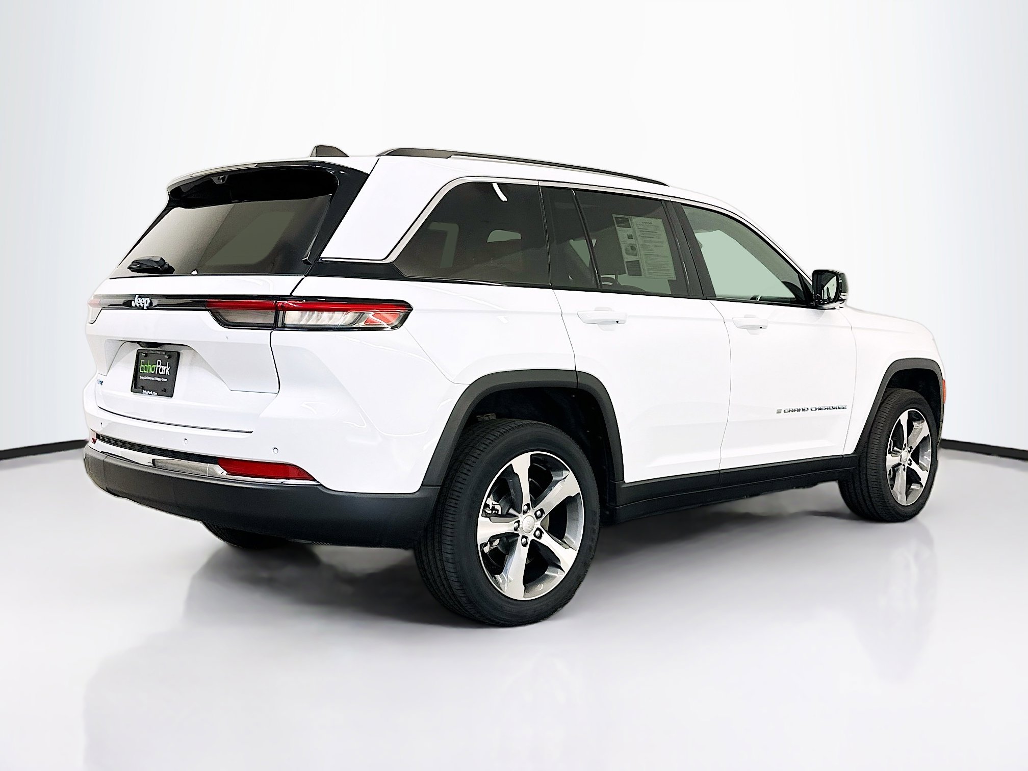 Used 2023 Jeep Grand Cherokee 4WD 4xe w/ Luxury Tech Group II image 9