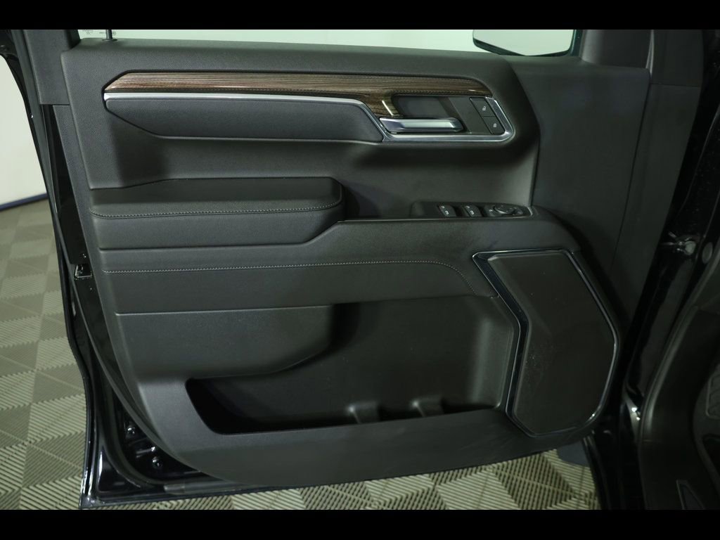 Used 2023 Chevrolet Silverado 1500 LT image 25