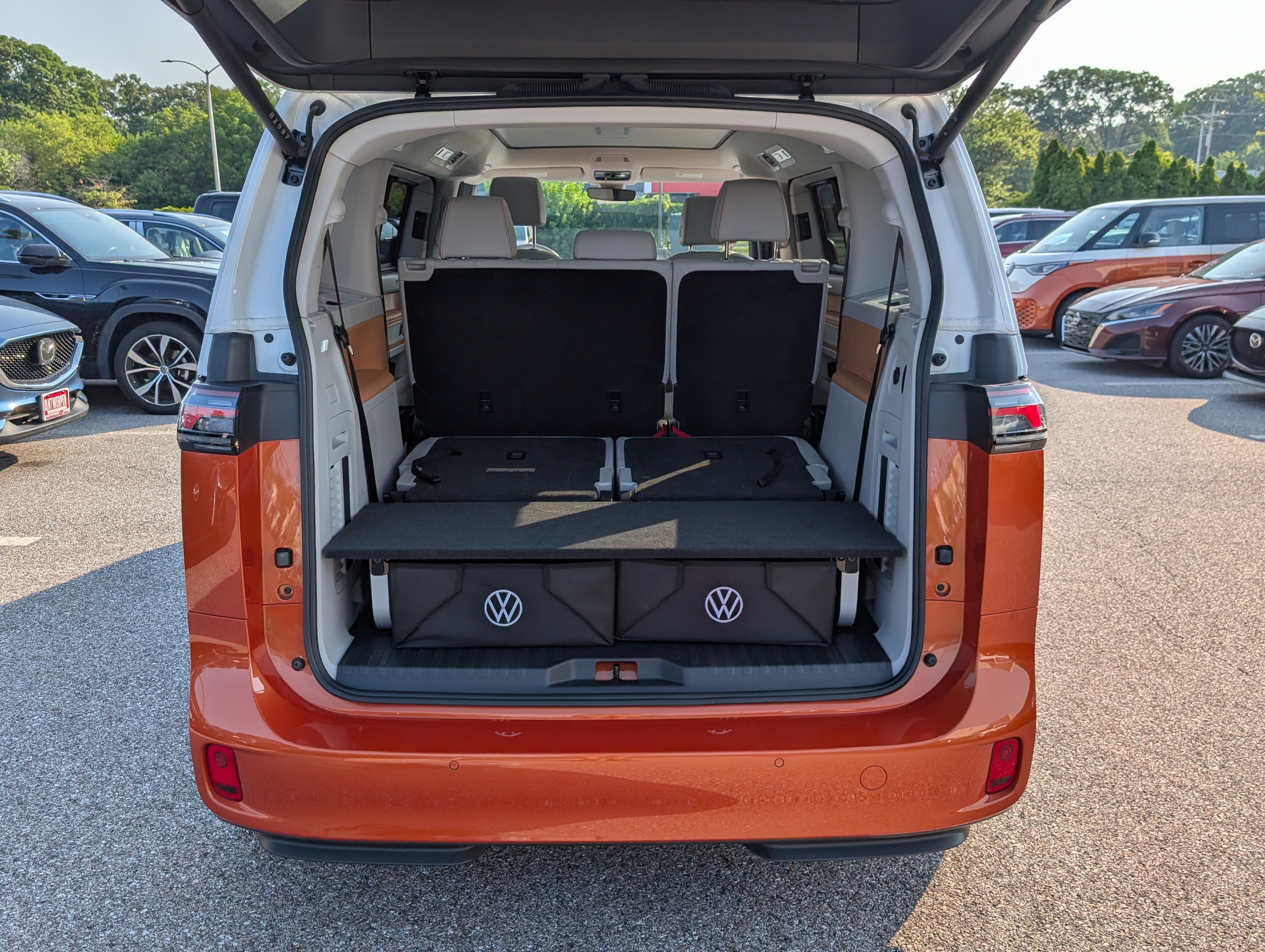 Used 2025 Volkswagen ID. Buzz Pro S Plus w/ Cupholders Package RWD image 14