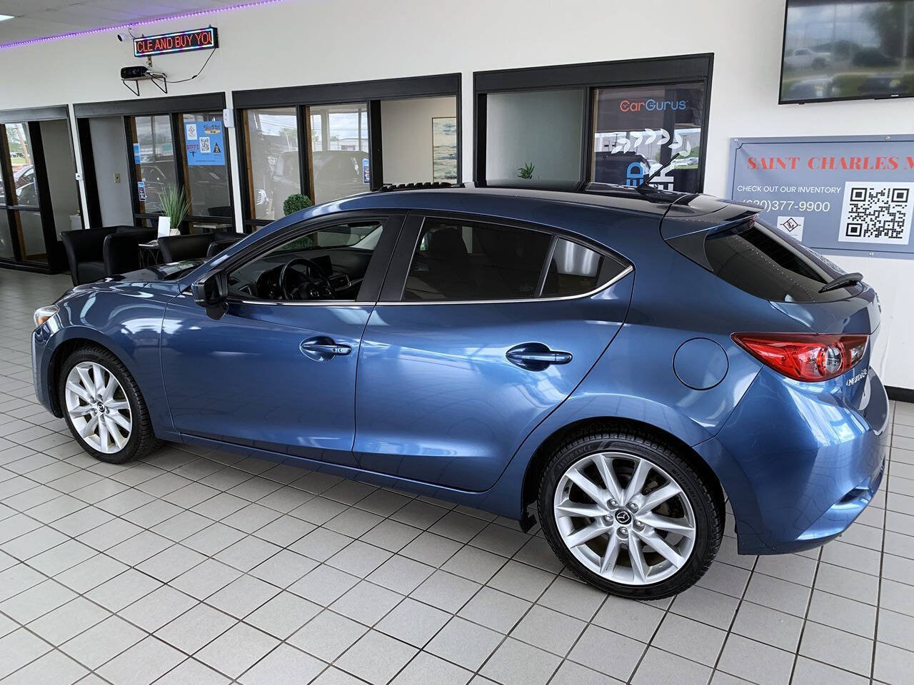 Used 2017 MAZDA MAZDA3 Touring FWD image 6