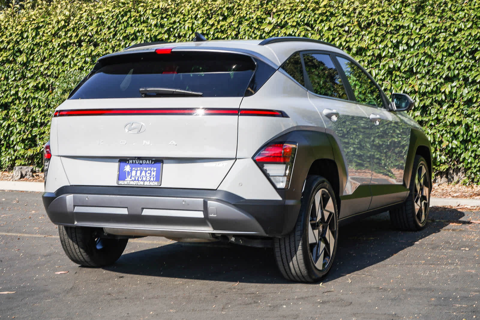 Used 2024 Hyundai Kona Limited AWD/4WD image 6