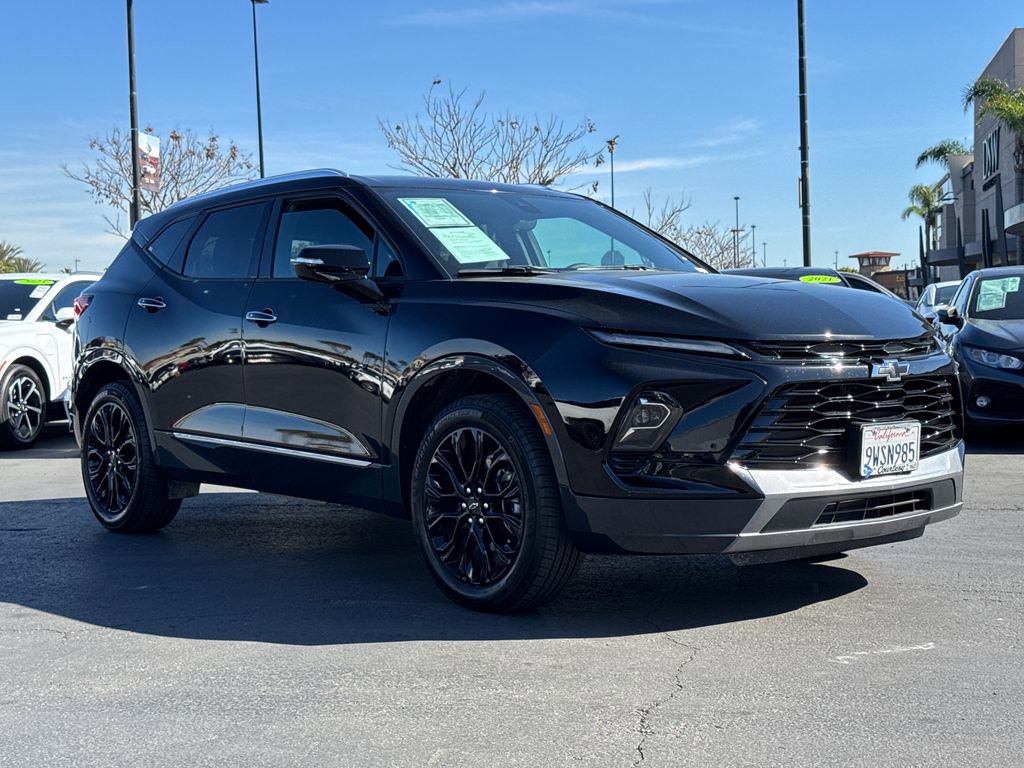 Used 2025 Chevrolet Blazer Premier w/ LPO, Black Sport Package image 4