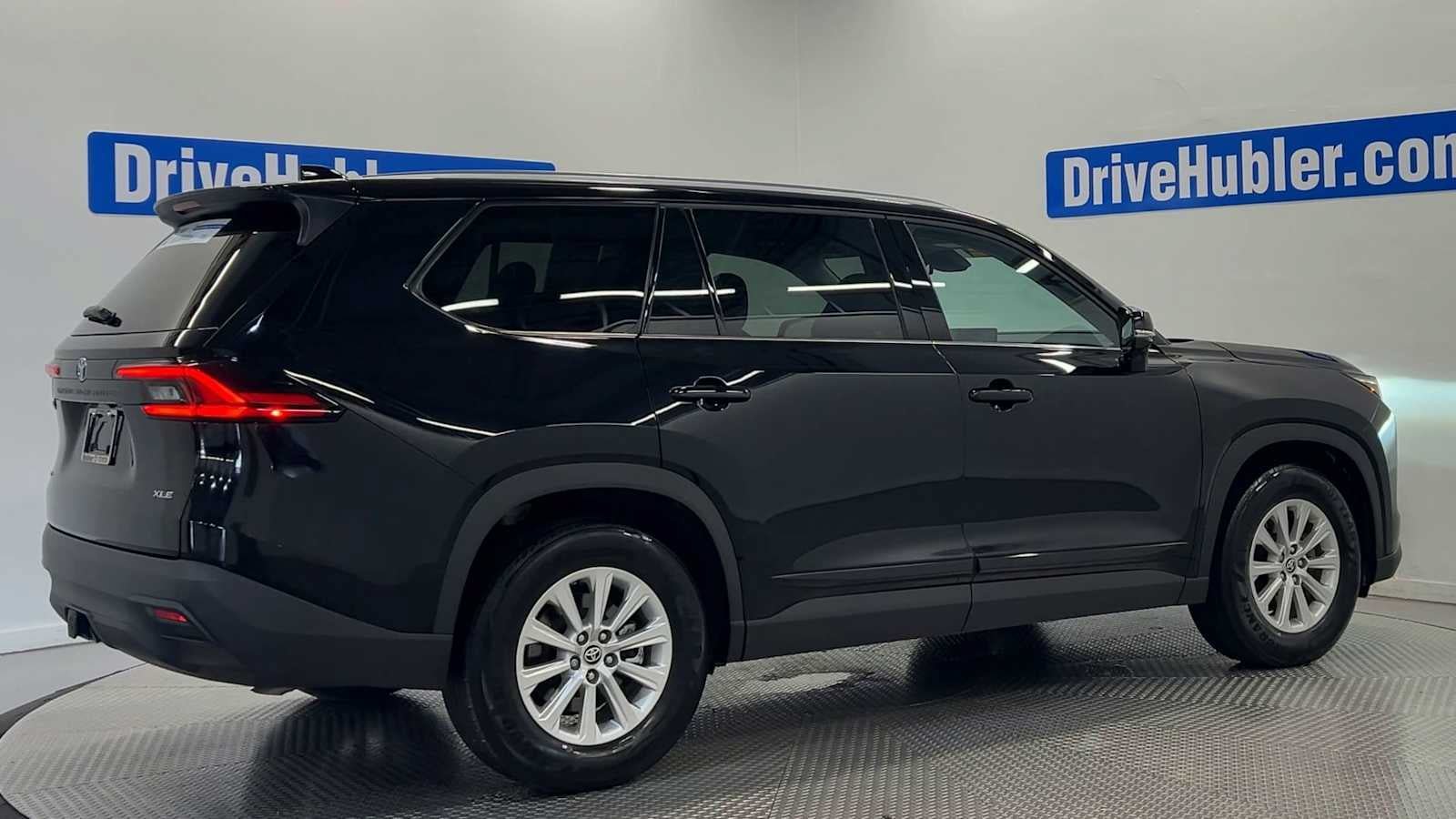 Used 2025 Toyota Grand Highlander AWD image 8