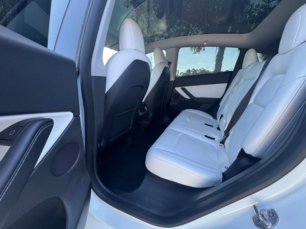 Used 2022 Tesla Model Y Performance image 16