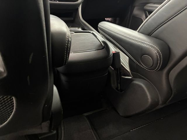 Used 2025 Chrysler Pacifica Limited image 19