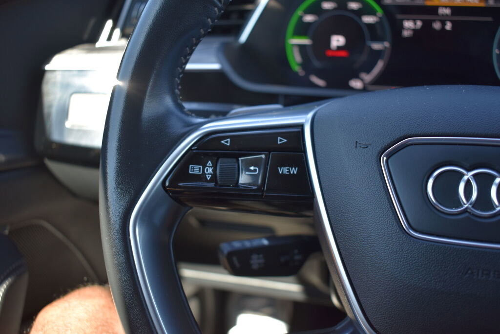 Used 2021 Audi e-tron Premium w/ Convenience Plus Package image 13