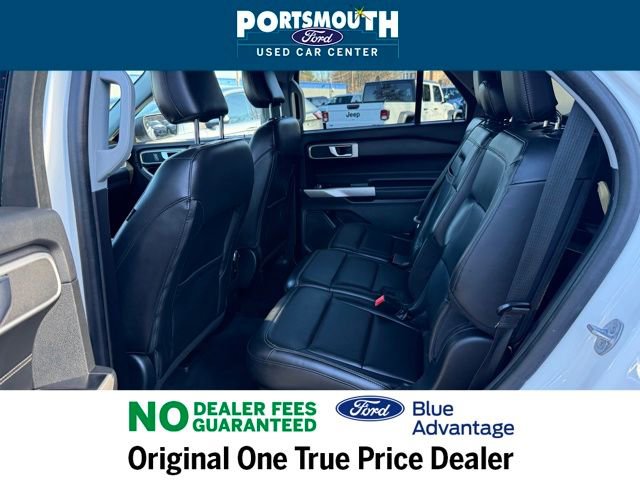 Used 2022 Ford Explorer XLT w/ Equipment Group 202A image 5