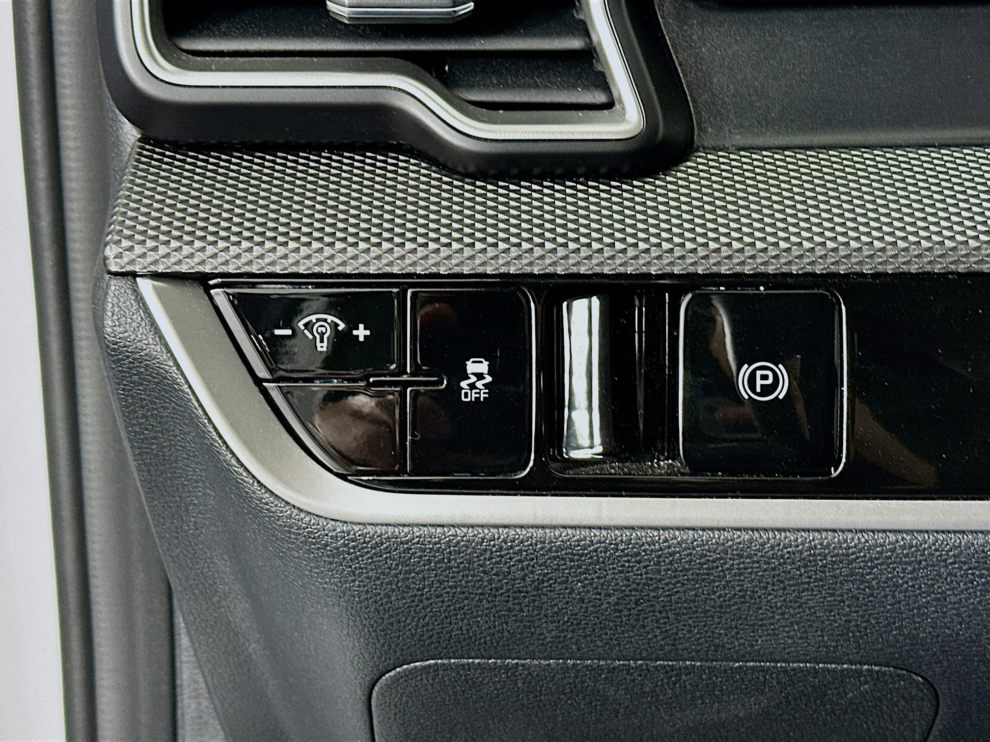 Used 2025 Kia Sportage LX image 16