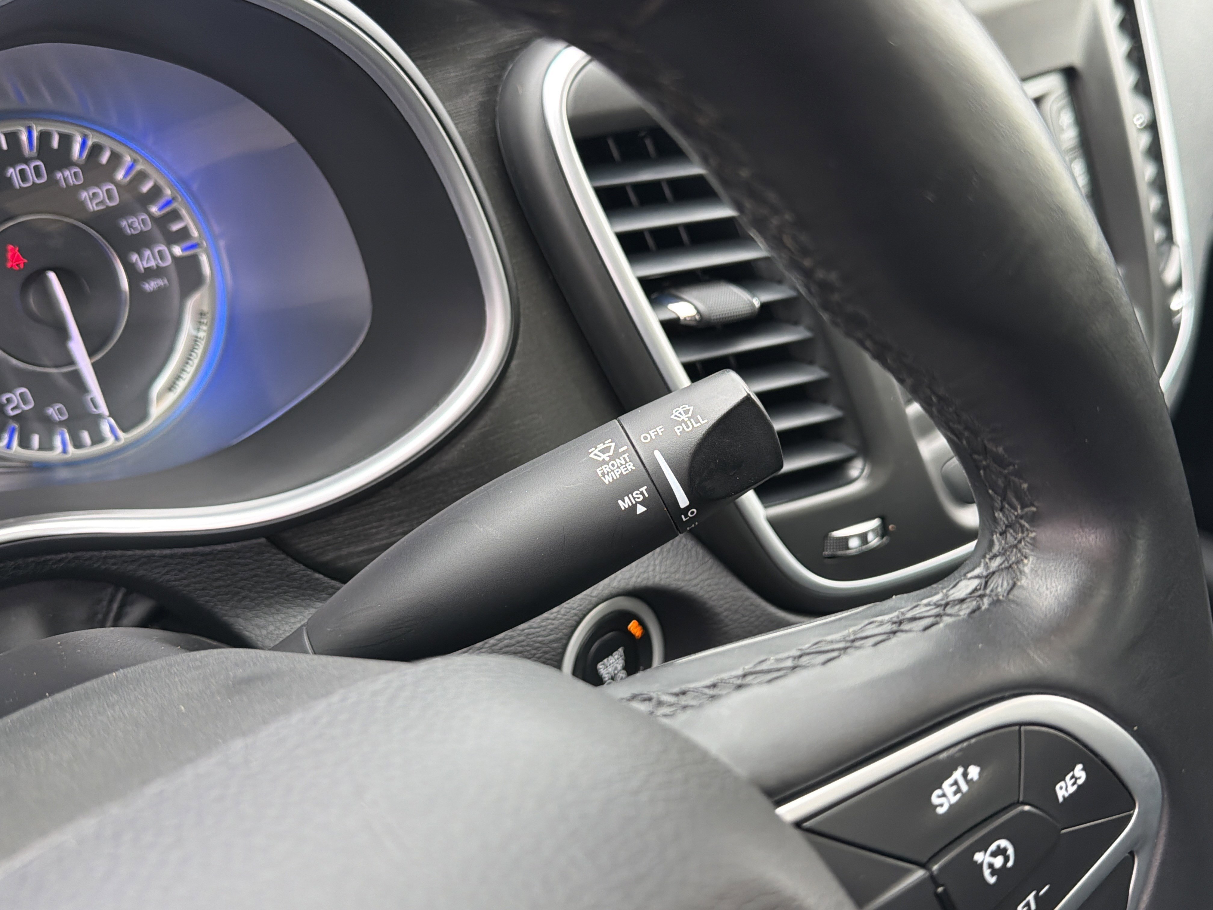 Used 2015 Chrysler 200 Limited w/ Convenience Group FWD image 20