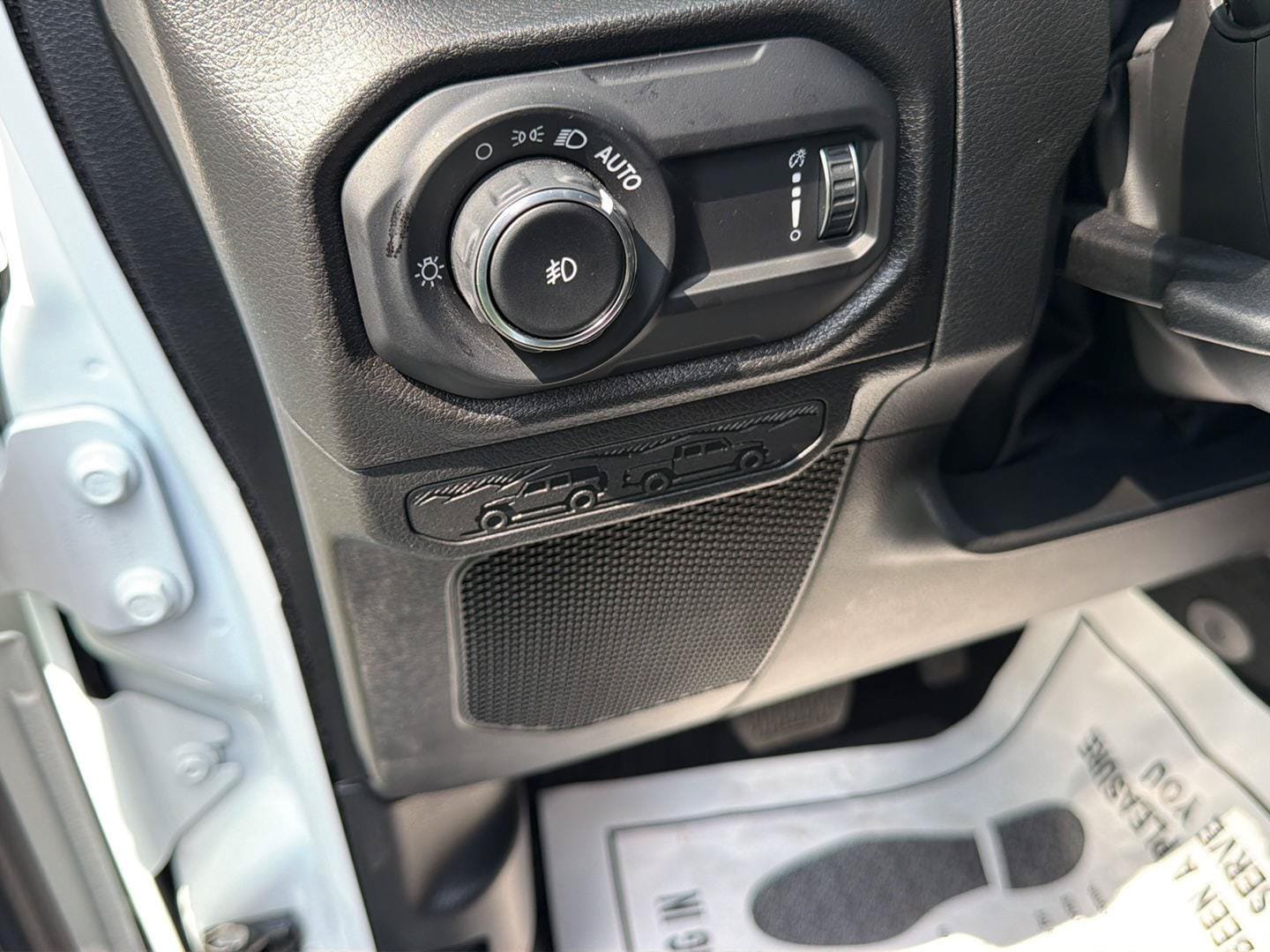 Used 2026 Jeep Wrangler Sport AWD/4WD image 17