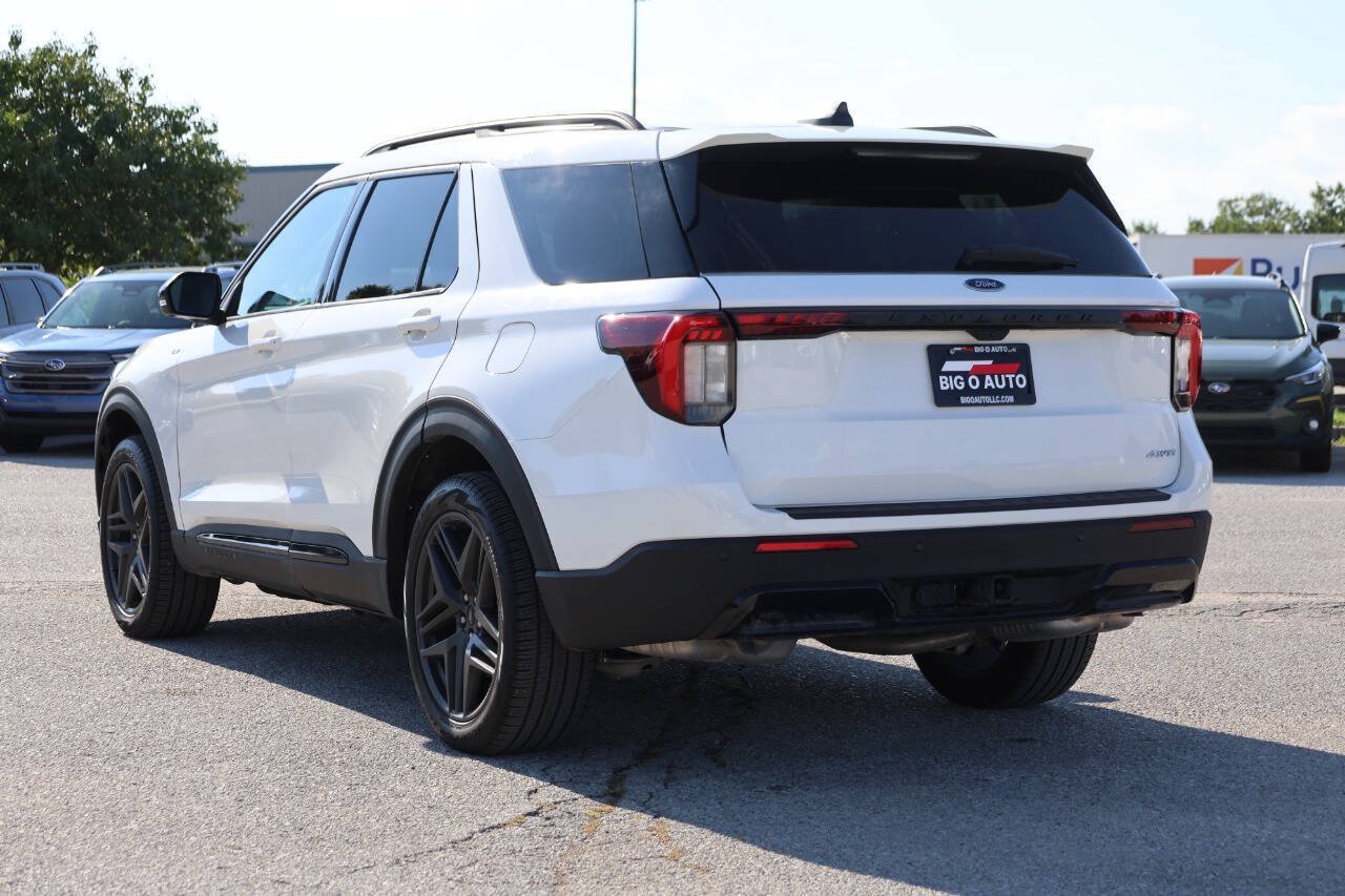 Used 2025 Ford Explorer ST-Line w/ Premium Package AWD/4WD image 11
