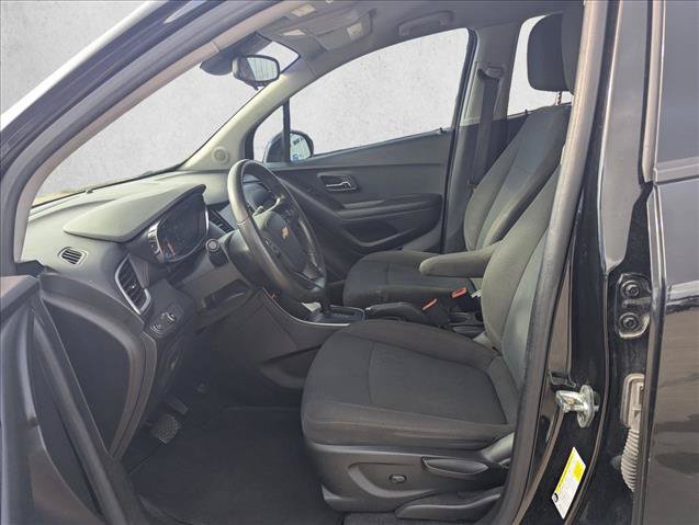 Used 2022 Chevrolet Trax LS w/ Tint and Cruise Package AWD/4WD image 12
