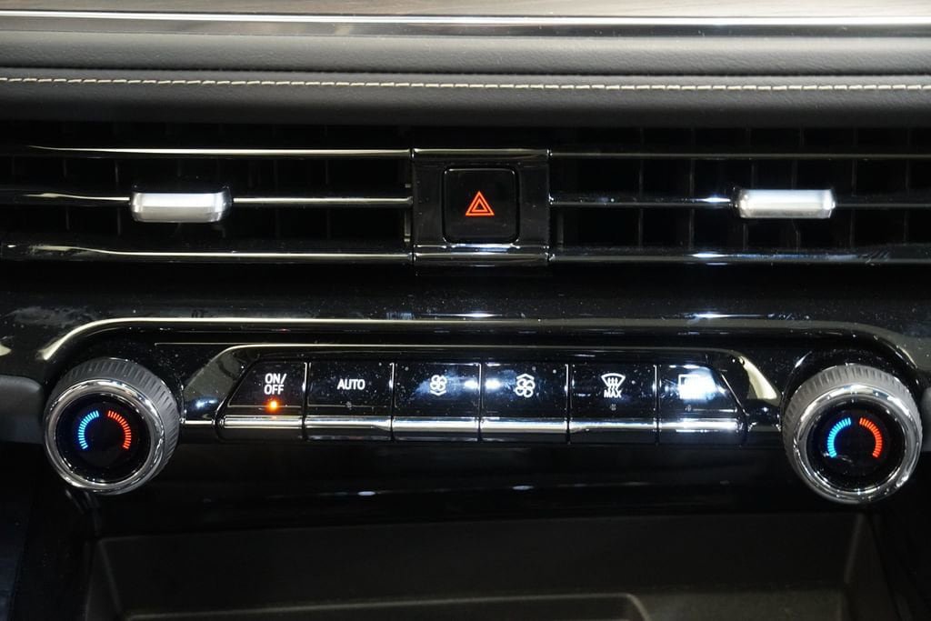 New 2025 Chevrolet Tahoe Premier w/ Sun And Tow Package AWD/4WD image 25