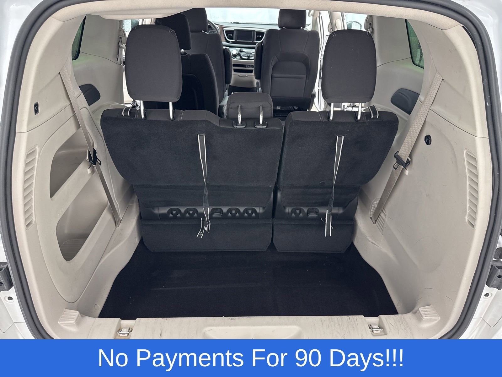 Used 2024 Chrysler Voyager LX image 42