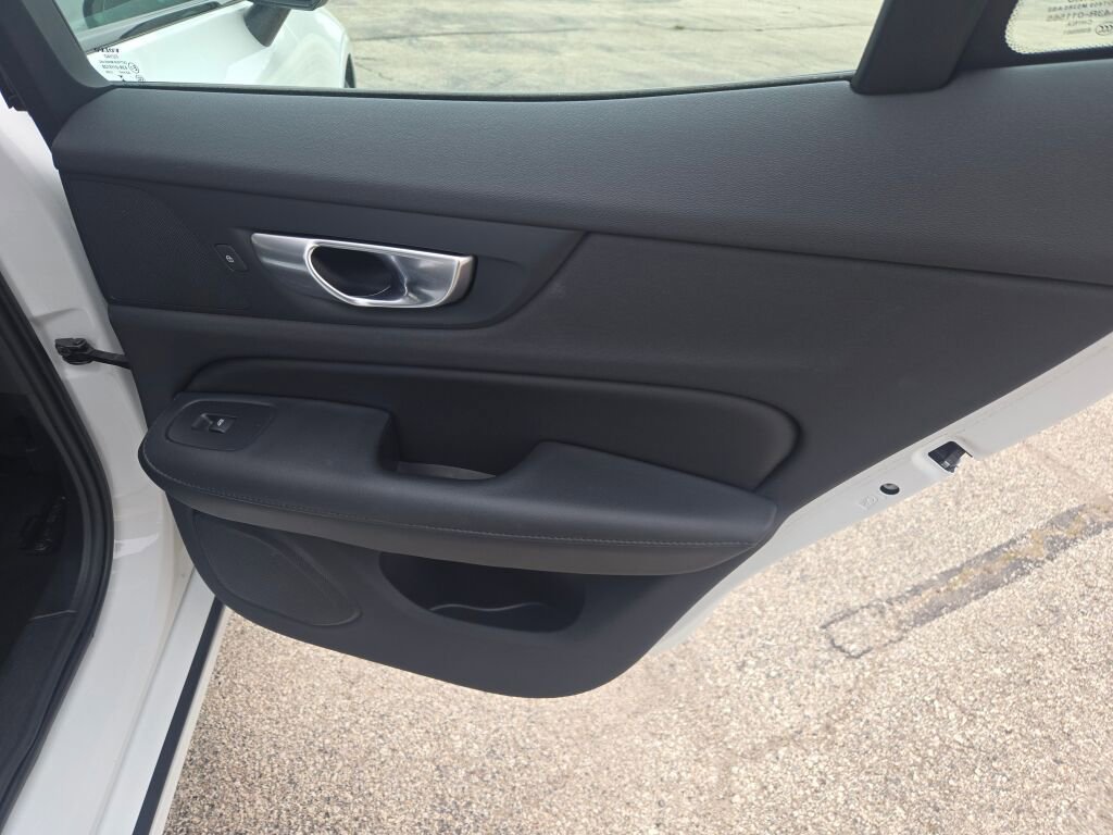 Used 2024 Volvo S60 B5 Core FWD image 9