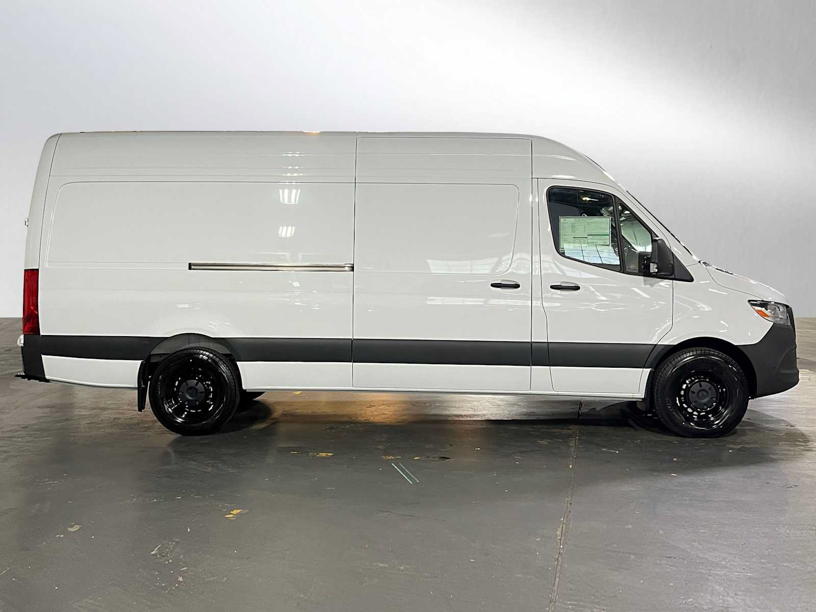 Used 2026 Mercedes-Benz Sprinter 2500 image 2