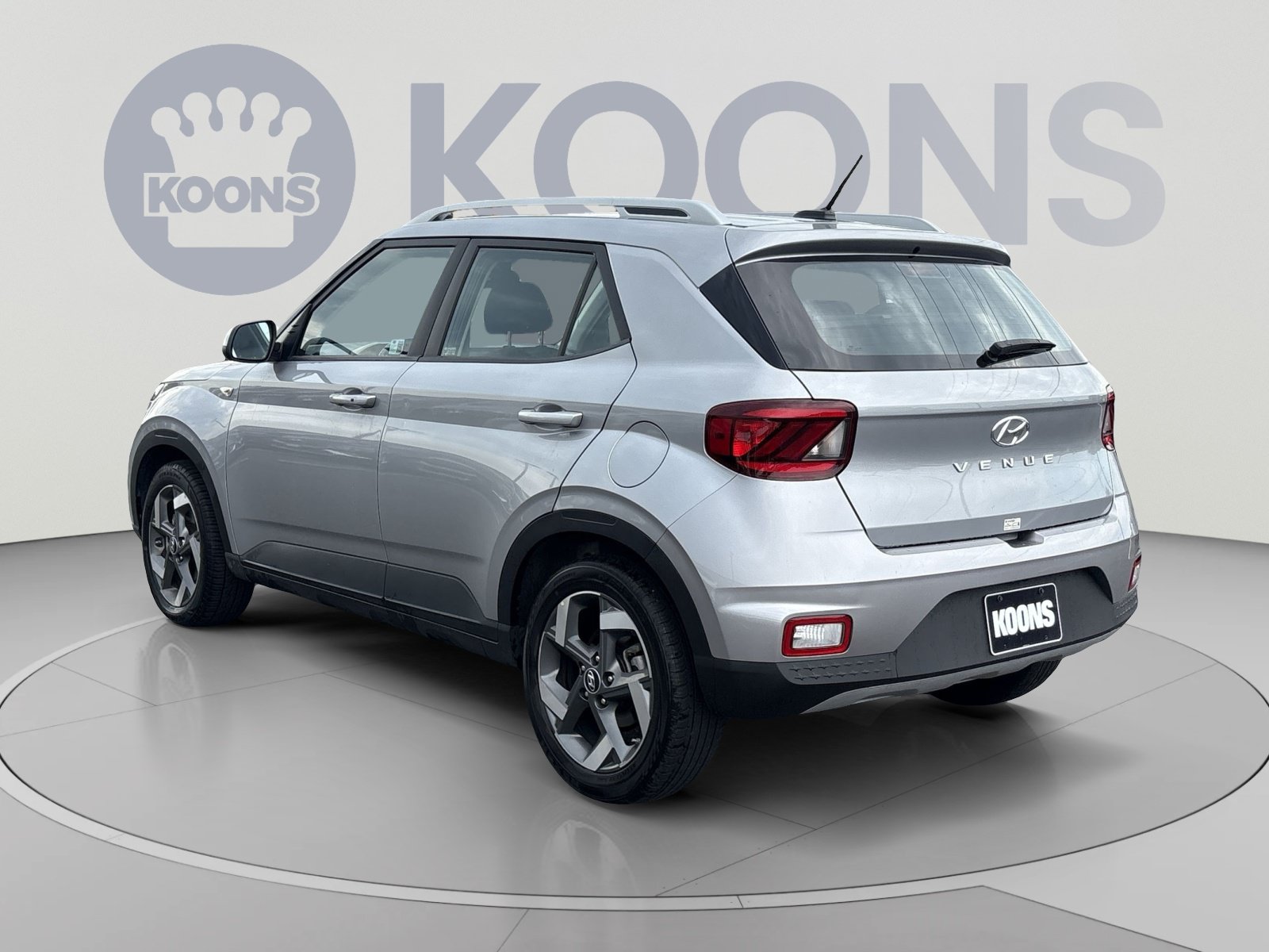Certified 2025 Hyundai Venue SEL FWD image 4