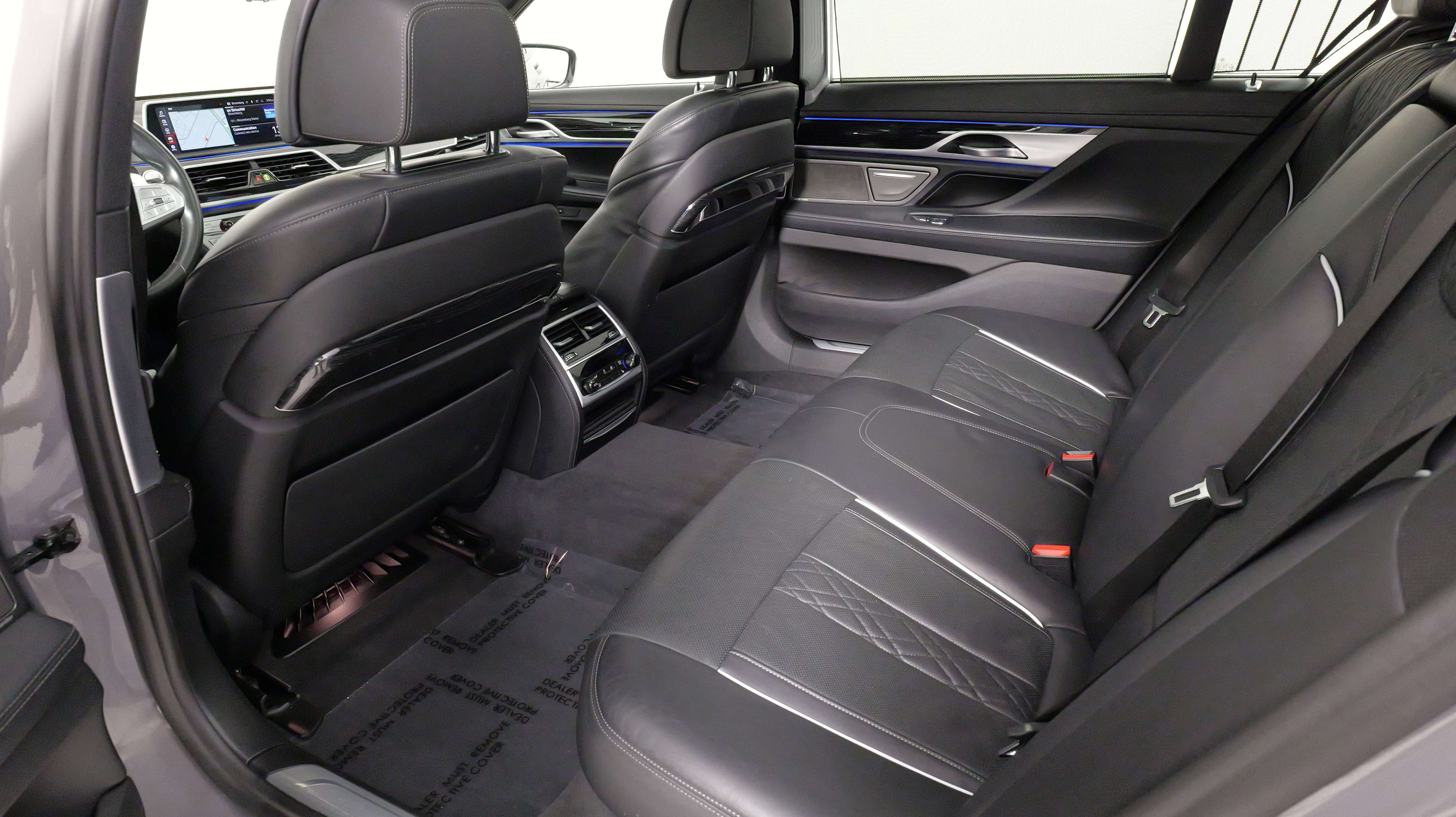 Used 2022 BMW 750i xDrive w/ Executive Package image 38