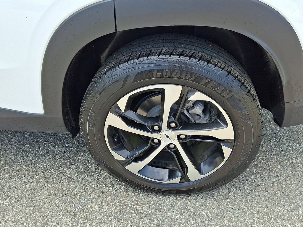 Used 2024 Chevrolet Trax RS FWD image 12