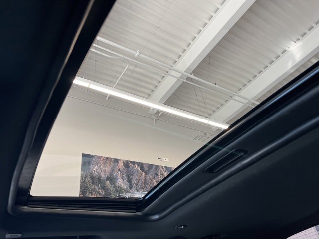 Used 2022 Dodge Challenger R/T w/ Plus Package image 23