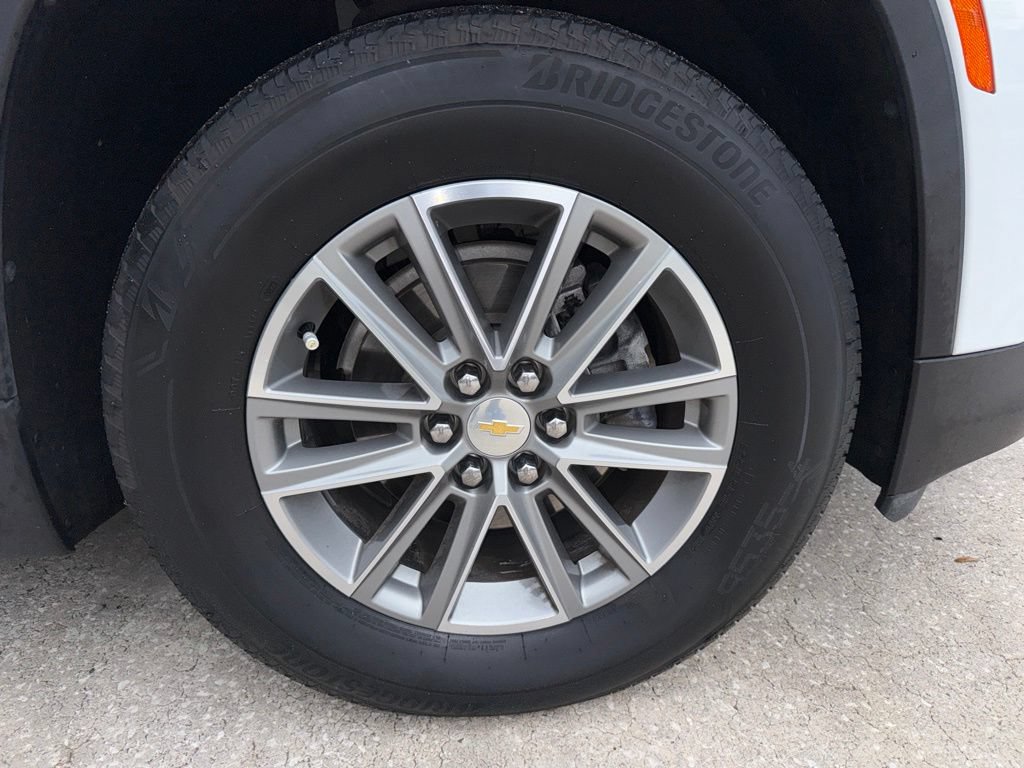 Used 2023 Chevrolet Traverse LT FWD image 47