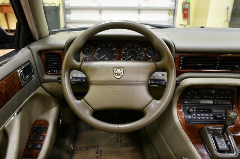 Used 1997 Jaguar XJ6 RWD image 35
