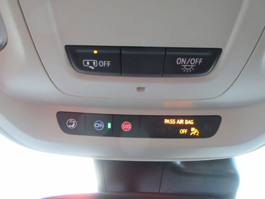 Used 2023 Buick Envision Essence AWD/4WD image 32