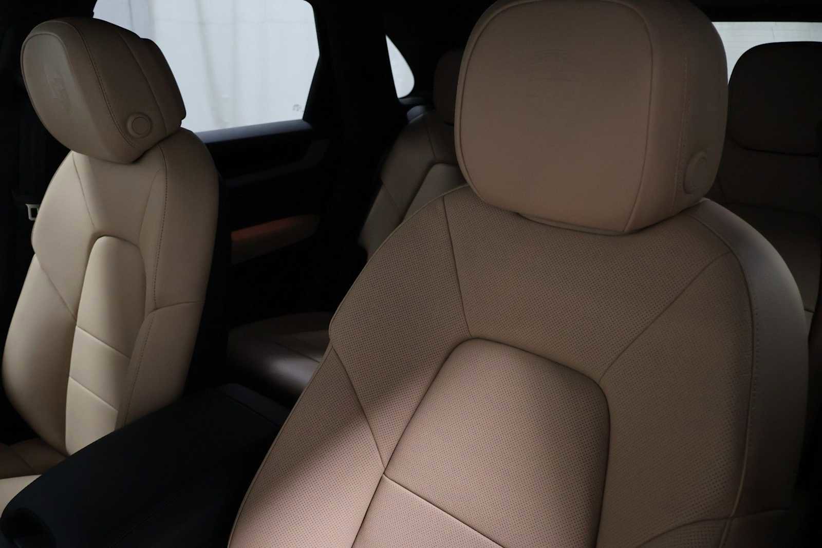 New 2026 Porsche Cayenne AWD/4WD image 18