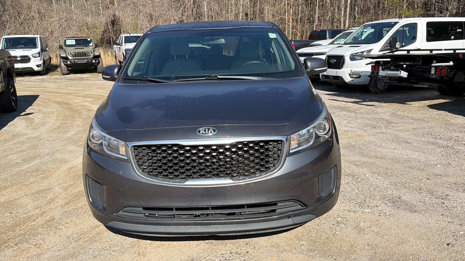 Used 2017 Kia Sedona LX image 3