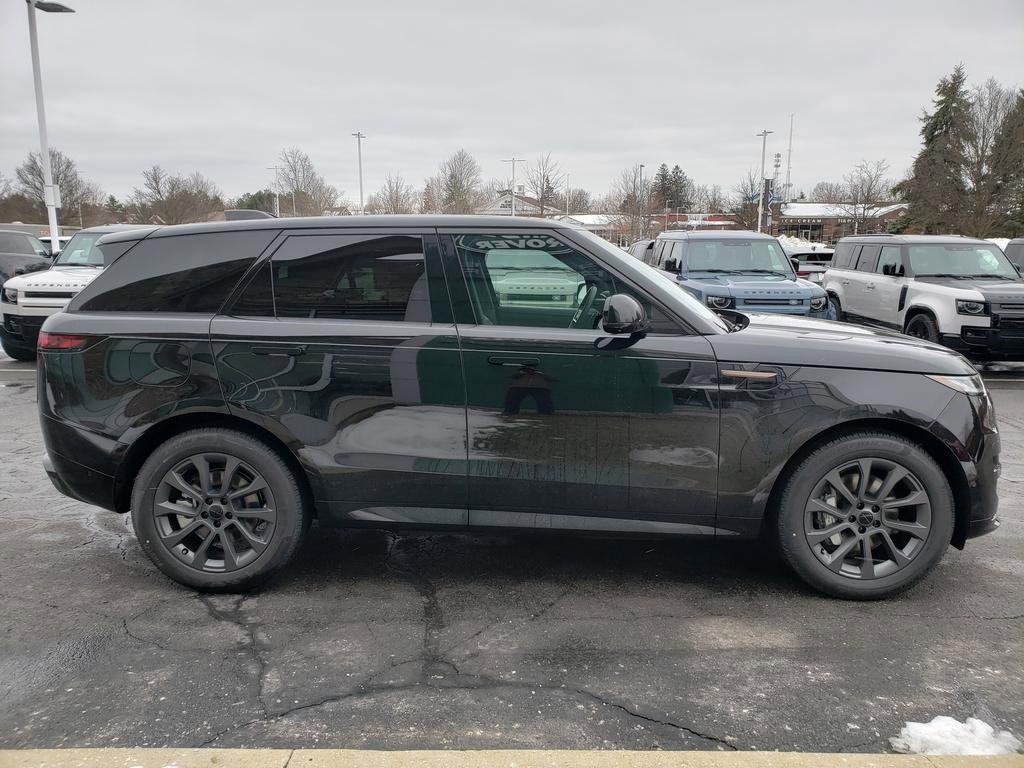 New 2026 Land Rover Range Rover Sport Dynamic SE image 4