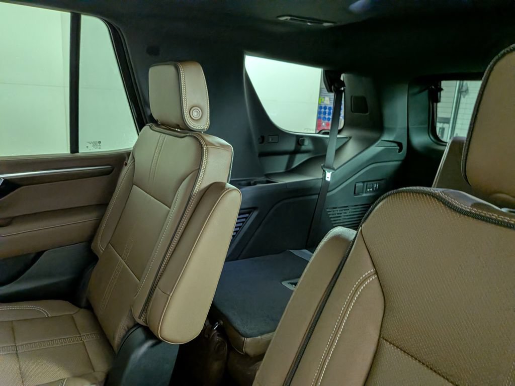 New 2026 Chevrolet Tahoe High Country AWD/4WD image 35