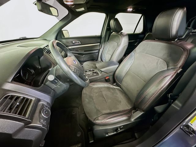 Used 2018 Ford Explorer XLT w/ Equipment Group 202A image 13
