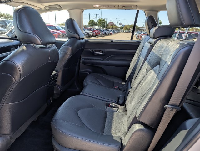 Certified 2024 Toyota Grand Highlander AWD image 28