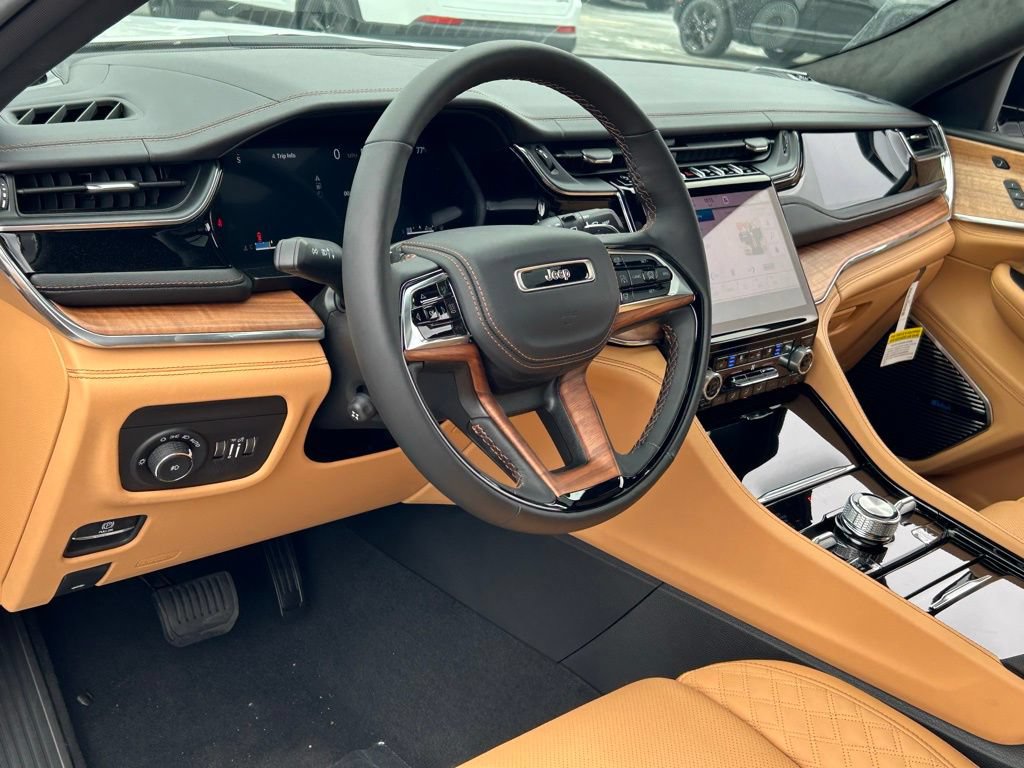 New 2025 Jeep Grand Cherokee L Summit AWD/4WD image 42