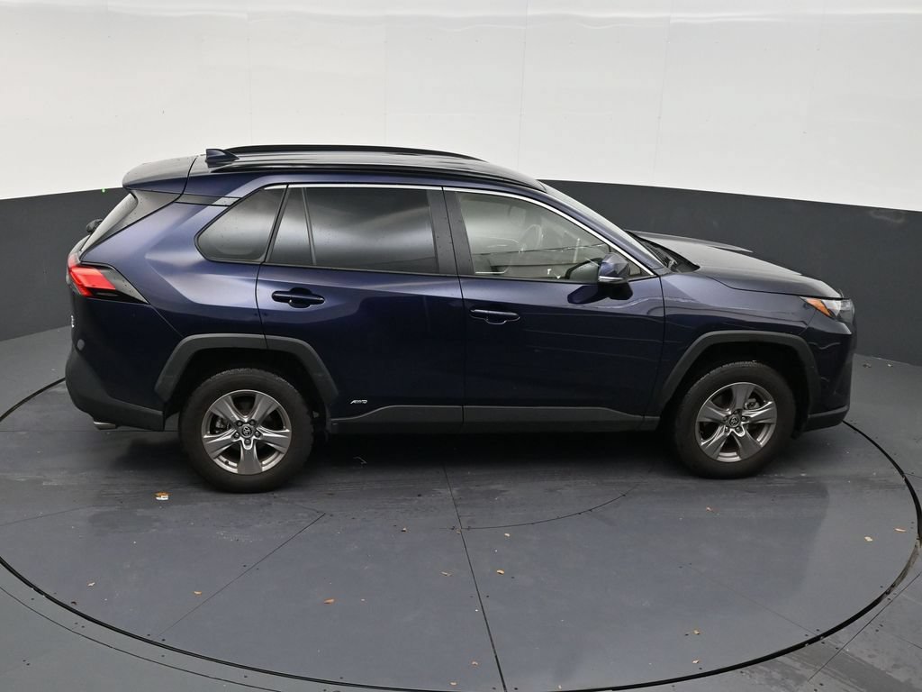 Used 2025 Toyota RAV4 XLE AWD/4WD image 17