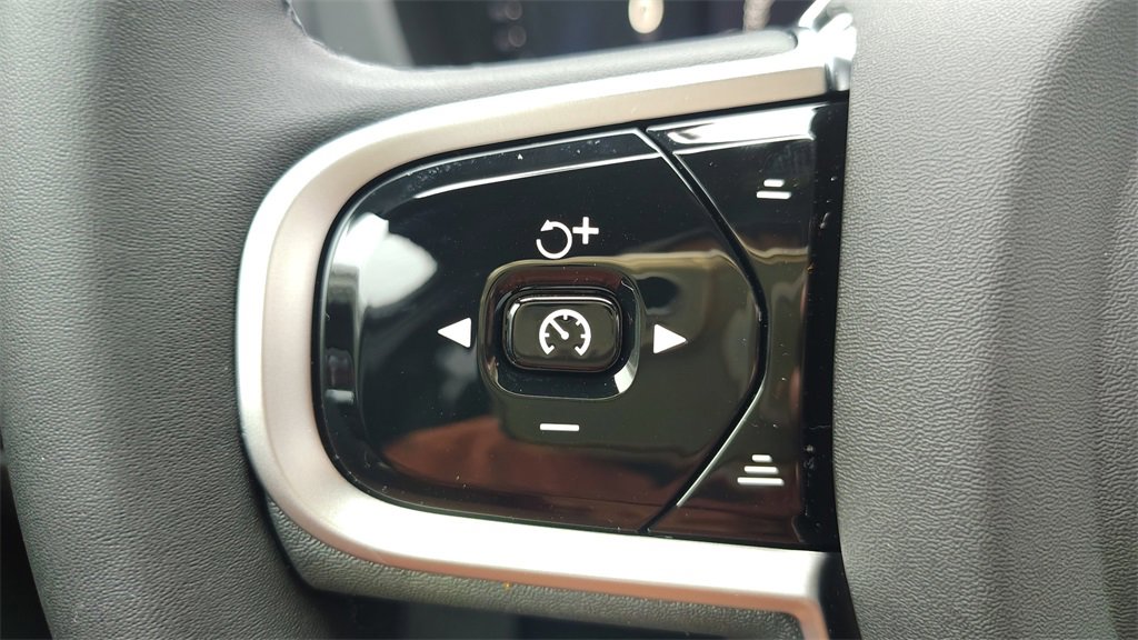 New 2026 Volvo XC60 B5 Plus w/ Climate Package image 14