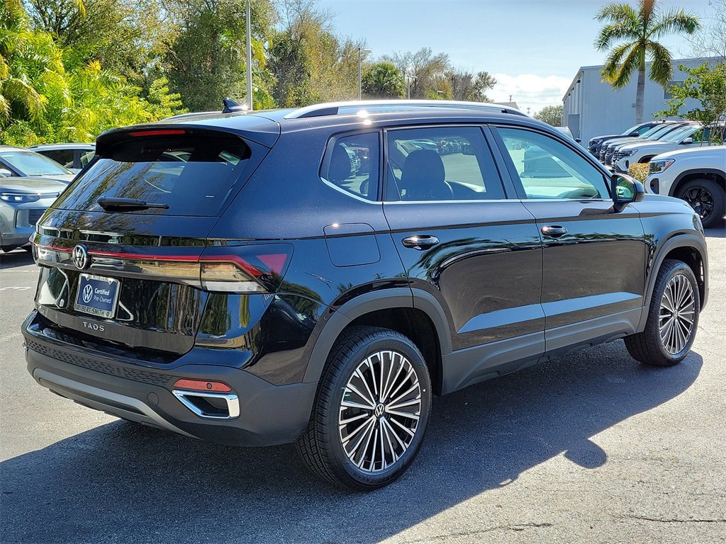 Certified 2025 Volkswagen Taos SE image 3