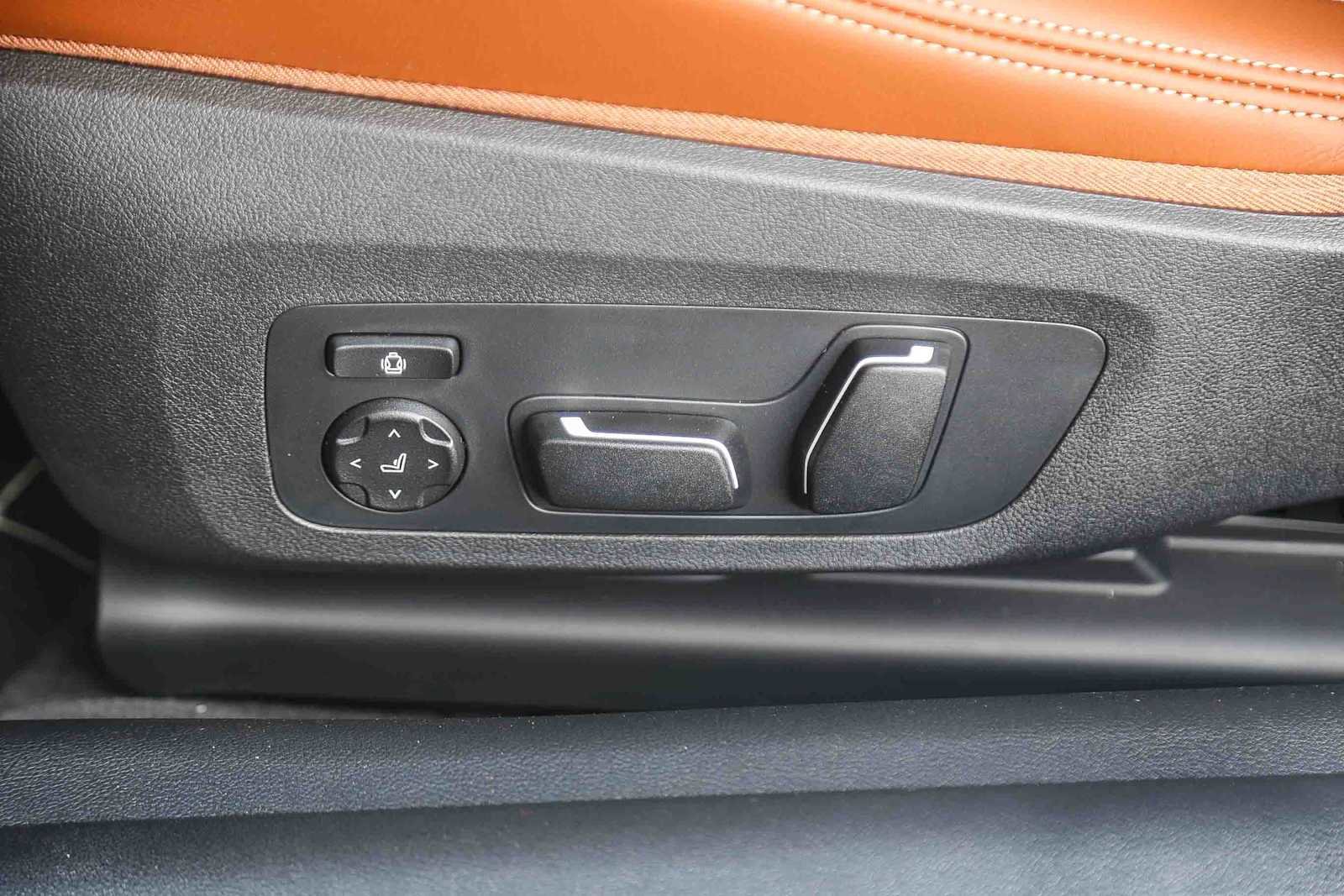 New 2026 BMW M4 xDrive Competition w/ Executive Package image 18