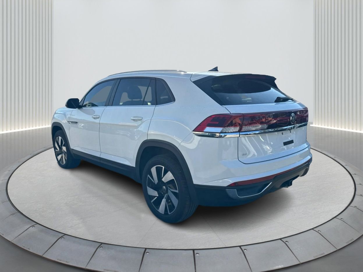 Used 2024 Volkswagen Atlas Cross Sport SE w/ Panoramic Sunroof Package image 8