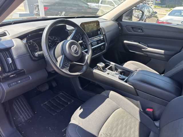 Used 2024 Nissan Pathfinder SV AWD/4WD image 11