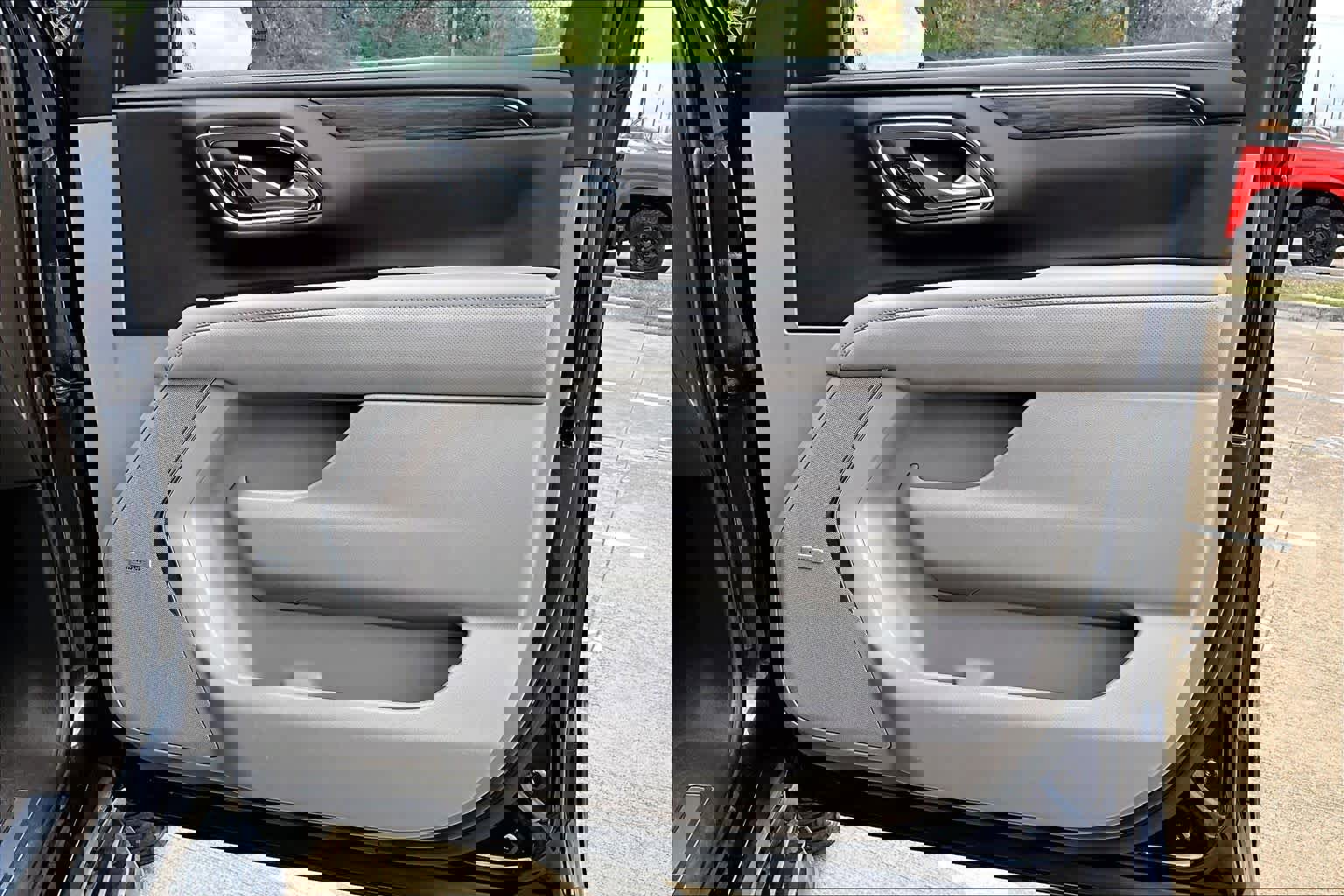 Used 2022 GMC Yukon XL SLT image 22